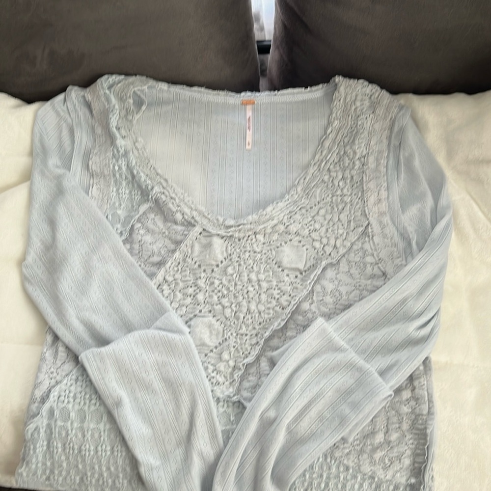 Free People Long Sleeve Top. Pale Ice Blue. Sz Large. NWOT